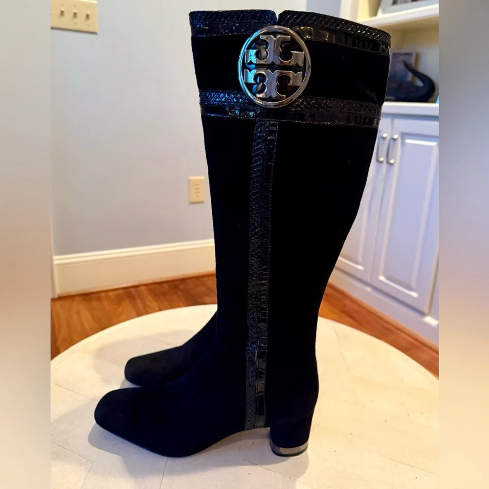 Tory Burch Sabina Suede Logo Boots Size 9 🖤🖤🖤 - Picture 2 of 9
